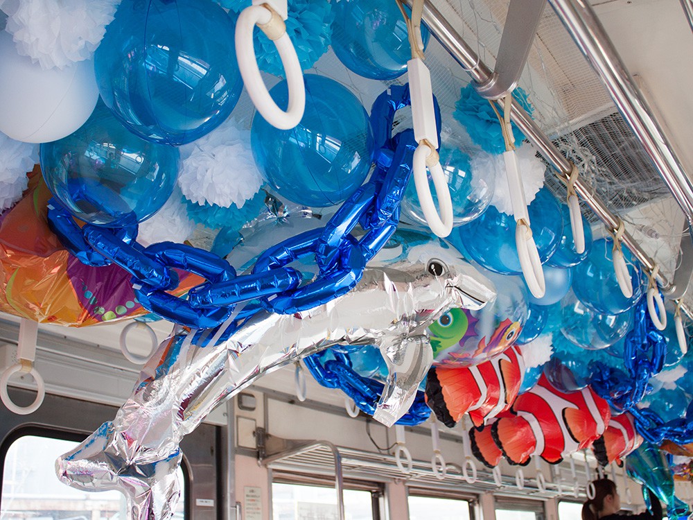 バルーン水族館電車