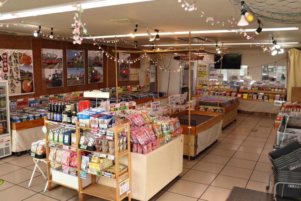 ぬれ煎餅駅売店